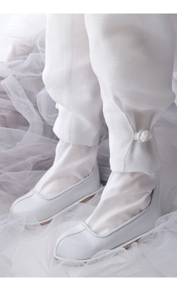 Glamor Model Size - Yang Shoes (White)