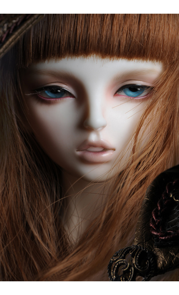 Judith Girl Doll - Amaranth ; White Zinna - LE20