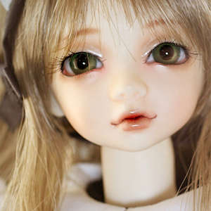 Kid Dollmore Girl - MOMO