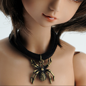 SD - Small Spider Line Necklace