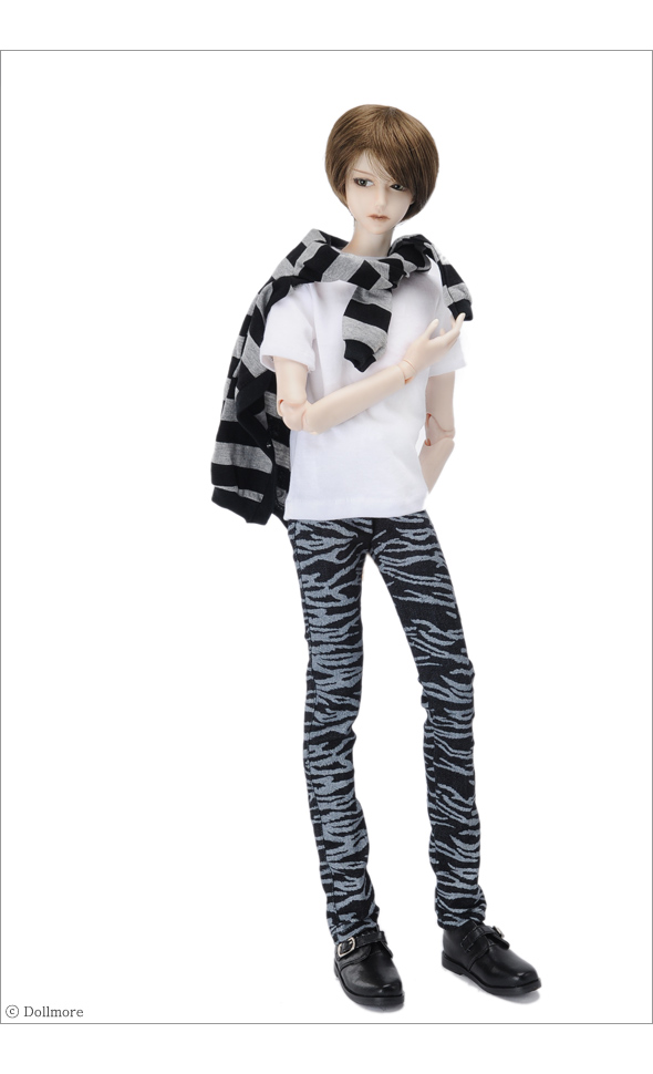 Model M Size - Simple Round Neck T (White)