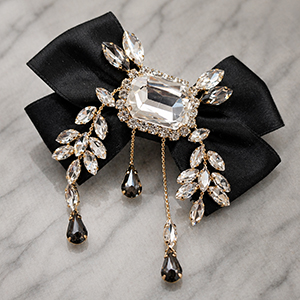 Trinity & Lusion Doll Size – Sovereign Ribbon Pin (Black)