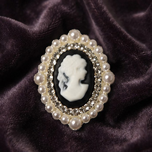 Eldric Antique Cameo Pearl & Cubic Brooch (brooch) - Black