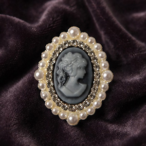 Eldric Antique Cameo Pearl & Cubic Brooch (brooch) - Gray