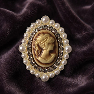 Eldric Antique Cameo Pearl & Cubic Brooch (brooch) - Brown