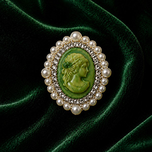 Eldric Antique Cameo Pearl & Cubic Brooch (brooch) - Green
