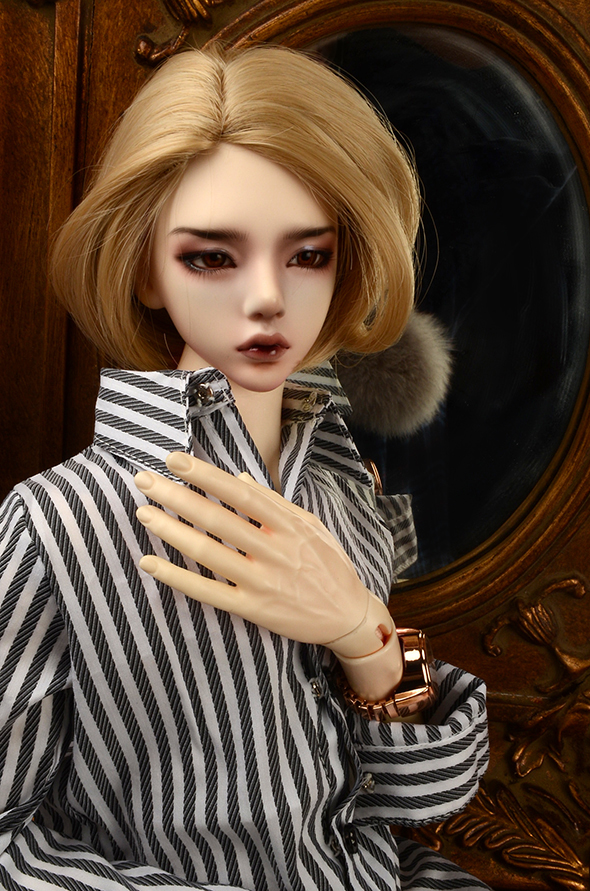 (8-9) Ellen Wig (L. Brown) (Last order)